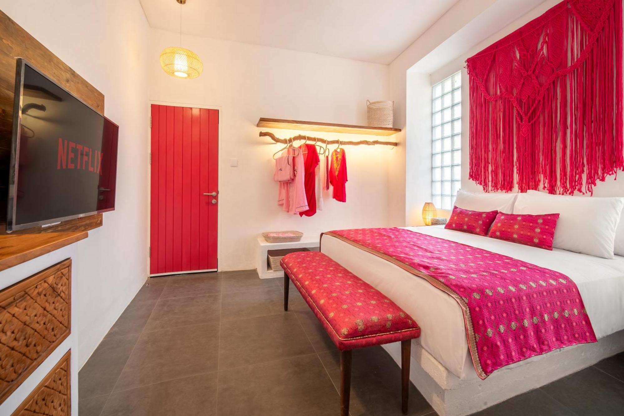 Pinkprivate Balangan - For Cool Adults Only Bed & Breakfast Jimbaran Eksteriør bilde