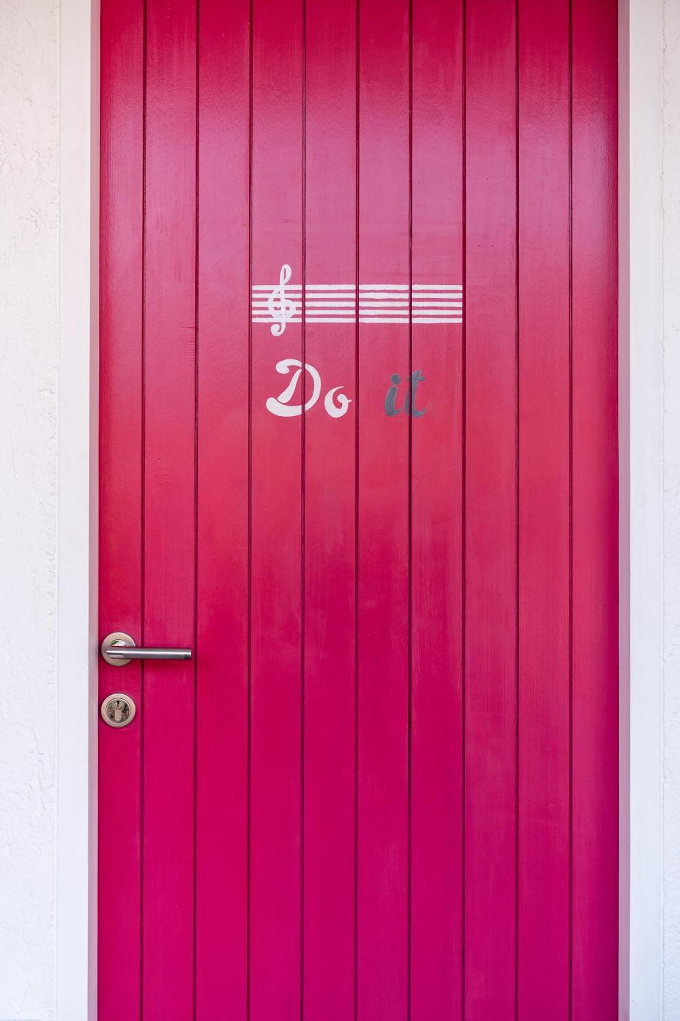 Pinkprivate Balangan - For Cool Adults Only Bed & Breakfast Jimbaran Eksteriør bilde