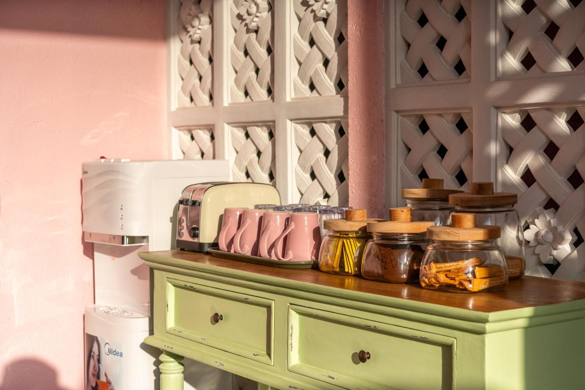 Pinkprivate Balangan - For Cool Adults Only Bed & Breakfast Jimbaran Eksteriør bilde