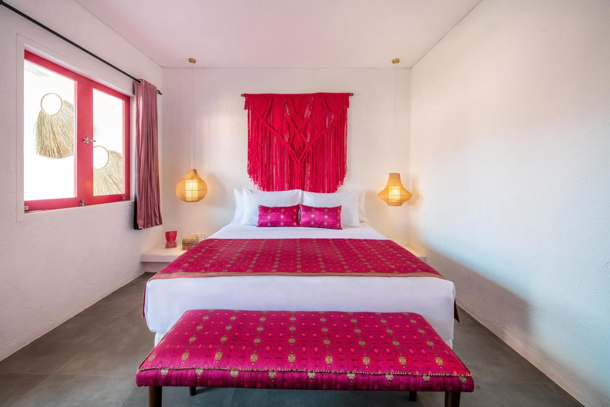 Pinkprivate Balangan - For Cool Adults Only Bed & Breakfast Jimbaran Eksteriør bilde